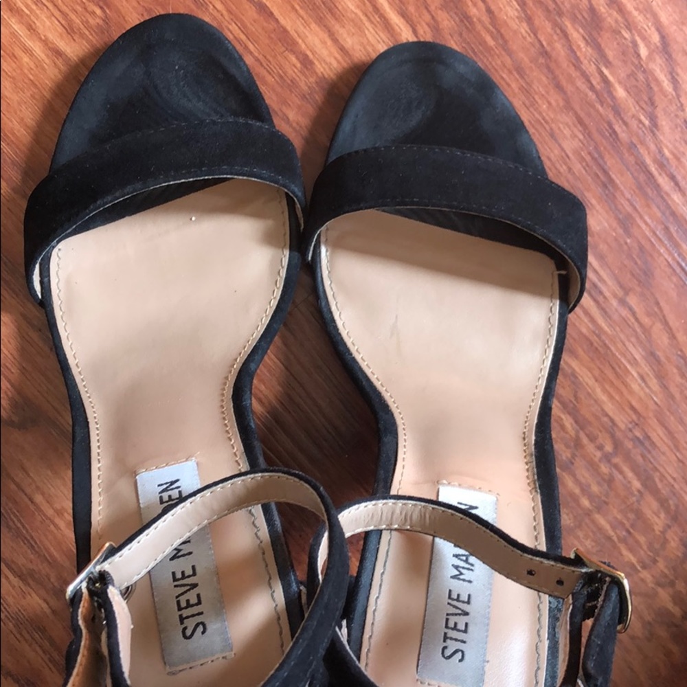Black heels - Picture 4 of 7